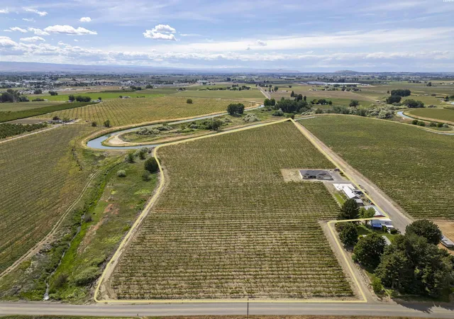 4th image of 2050 Olmstead Road, Grandview, WA 98930 | MLS# 293100
