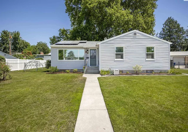 2nd image of 80 Hodges Court, Richland, WA 99354 | MLS# 294103
