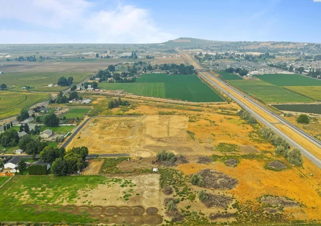 Homes for sale in Sunnyside, WA | Lot 1 Clyde Circle, Sunnyside, WA 98944 | MLS# 287331