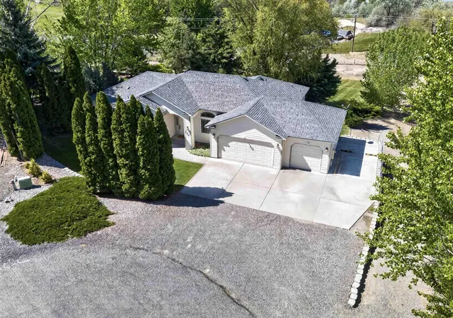 Homes for sale in Kennewick, WA | 100 S Etiwanda Ct, Kennewick, WA 99338 | MLS# 292503