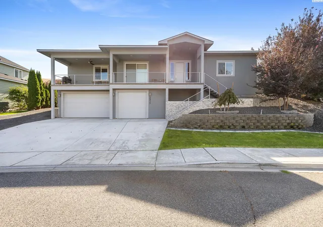 Photo 1 of Single family home for sale at 2317 W 50th Avenue, Kennewick, WA 99337 | MLS# 290663 | Listing updated on 2026-09-10
