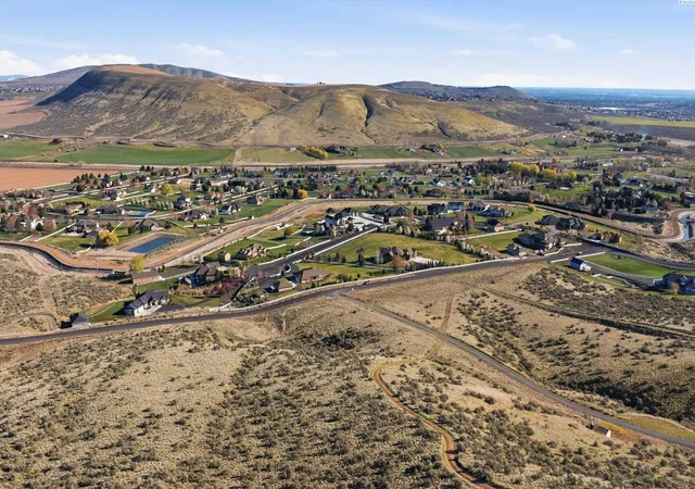 12th image of 75029 E Homestead Road, Kennewick, WA 99338 | MLS# 291617