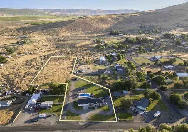 Homes for sale in Benton City, WA | 43705 E Red Mountain Rd, Benton City, WA 99320 | MLS# 293983