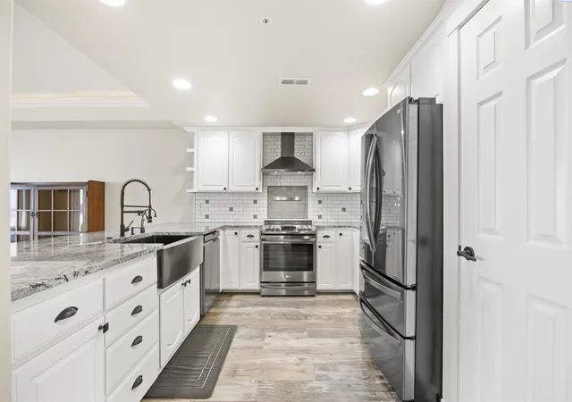 1st image of 300 Columbia Point Dr, Richland, WA 99352 | MLS# 294446