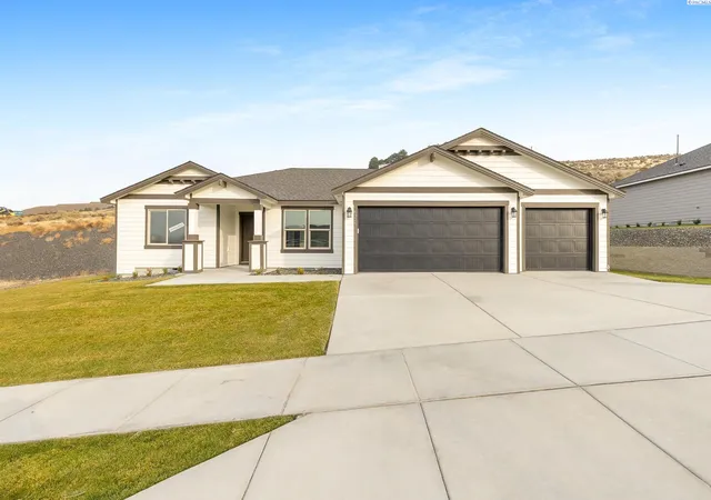 Homes for sale in Kennewick, WA | 6326 W 28th Ave, Kennewick, WA 99338 | MLS# 293110