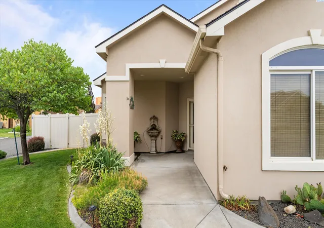 3rd image of 2750 Stonecreek Dr, Richland, WA 99354 | MLS# 294204