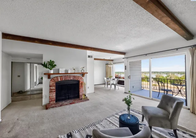 3rd image of 2401 W Canal Dr, Kennewick, WA 99336