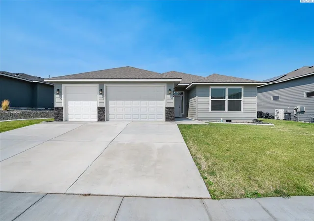 Photo 1 of Single family home for sale at 2822 S Belfair Pl, Kennewick, WA 99338 | MLS# 295107 | Listing updated on 2026-09-17