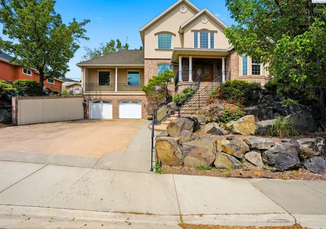 3rd image of 1310 Country View Ct, Sunnyside, WA 98944 | MLS# 292353