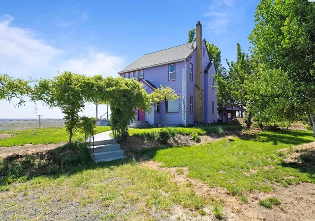 3rd image of 411 Moon Rd, Connell, WA 99326 | MLS# 292777