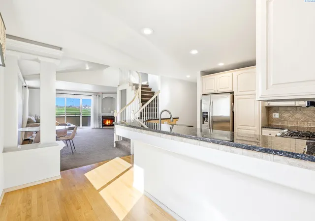 4th image of 300 Columbia Pt Dr, Richland, WA 99352