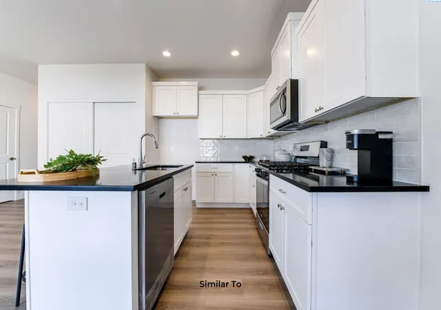 Photo 1 of Townhouse for sale at 7513 Grapevine Ct, West Richland, WA 99353 | MLS# 295439 | Listing updated on 2026-09-14