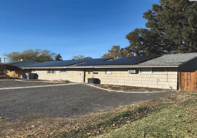 1st image of 1326 W 4th Ave, Kennewick, WA 99336 | MLS# 288601