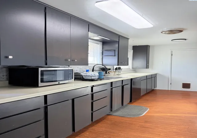 3rd image of 1326 W 4Th Ave, Kennewick, WA 99336 | MLS# 288601