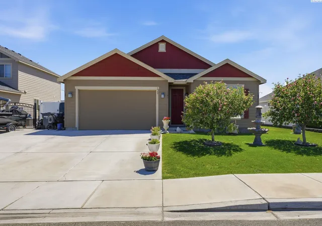 Homes for sale in Pasco, WA | 3909 Providence Ln, Pasco, WA 99301 | MLS# 294347