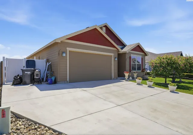 Homes for sale in Pasco, WA | 3909 Providence Ln, Pasco, WA 99301 | MLS# 294347