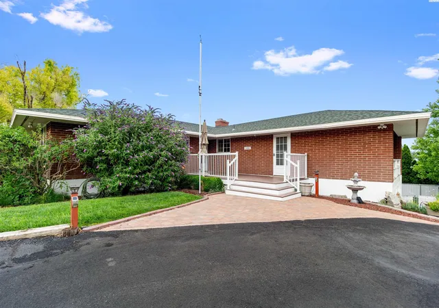 1st image of 1326 Baywood Avenue, Richland, WA 99352 | MLS# 294225