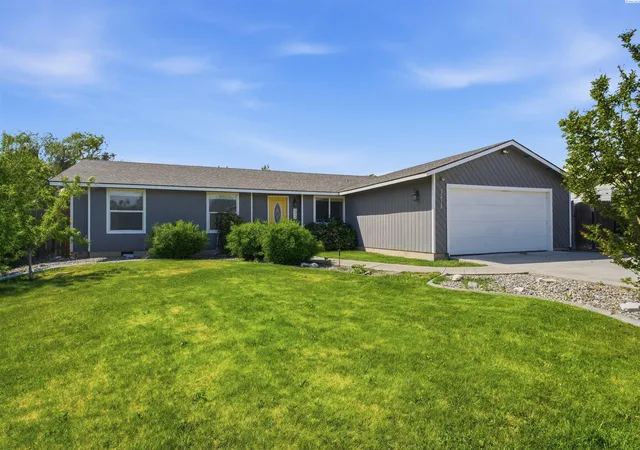 Homes for sale in Kennewick, WA | 3313 S Ione St, Kennewick, WA 99337 | MLS# 292968