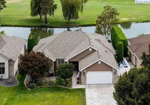 Homes for sale in Kennewick, WA | 3907 W 36th Avenue, Kennewick, WA 99337 | MLS# 293567