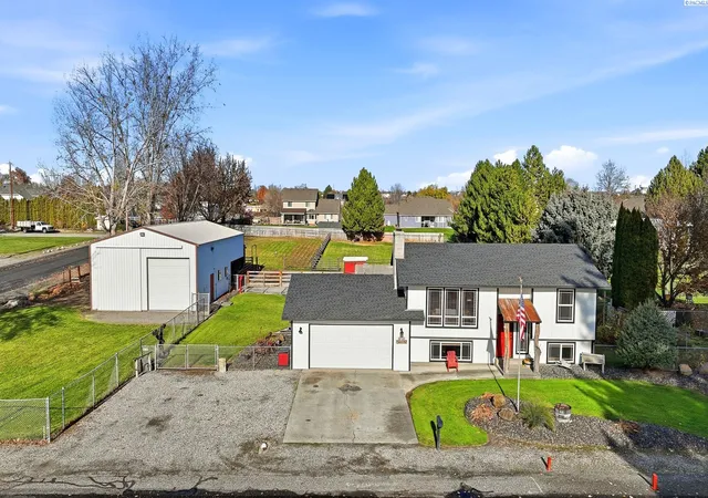 Homes for sale in Pasco, WA | 8715 Bell St, Pasco, WA 99301 | MLS# 294081