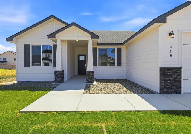 2nd image of 218 Packer St, Prosser, WA 99350 | MLS# 294000
