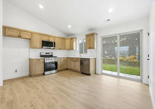 Photo 2 of Single family home for sale at 6650 W 28th Avenue, Kennewick, WA 99338 | MLS# 294508 | Listing updated on 2026-09-16