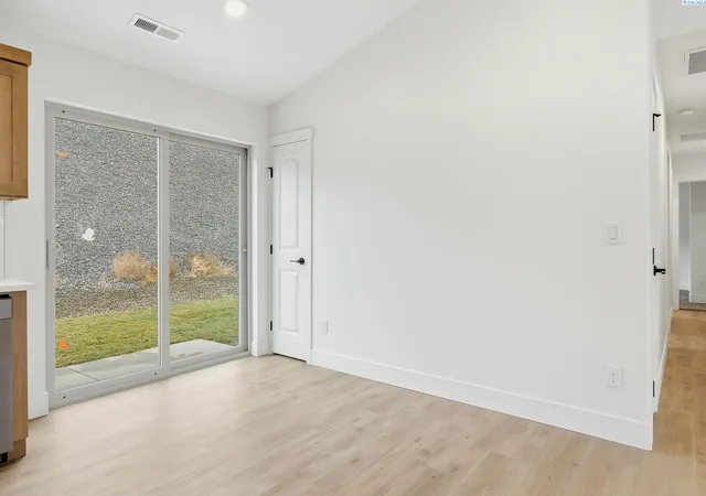 Photo 3 of Single family home for sale at 6650 W 28th Avenue, Kennewick, WA 99338 | MLS# 294508 | Listing updated on 2026-09-16