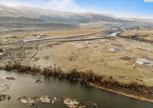 Photo 3 of Land for sale at Nka N Gibbon Pl Lot 1, Prosser, WA 99350 | MLS# PAC266357 | Listing updated on 2026-10-27