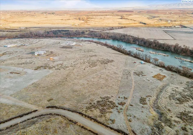 Photo 3 of Land for sale at Nka N Gibbon Pl Lot 1, Prosser, WA 99350 | MLS# PAC266357 | Listing updated on 2026-10-27