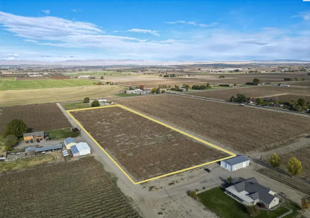 Photo 3 of Land for sale at Tbd Forsell Rd, Grandview, WA 98930 | MLS# PAC279852 | Listing updated on 2026-04-21