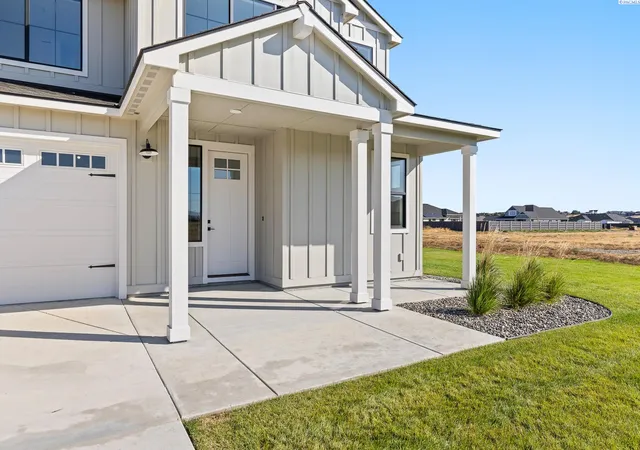 Photo 2 of Sale Pending at 12725 Clark Frk Rd, Pasco, WA 99301 | MLS# PAC281317 | Listing updated on 2026-10-21