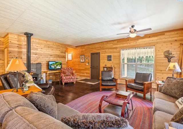 Photo 1 of Single family home for sale at 9400 Lewis Peak Rd, Waitsburg, WA 99329 | MLS# PAC284069 | Listing updated on 2026-10-27