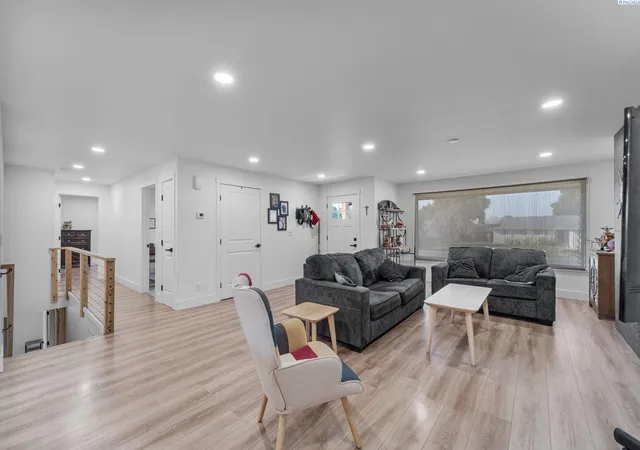 Photo 3 of Single family home for sale at 10013 W Argent Rd, Pasco, WA 99301 | MLS# PAC287598 | Listing updated on 2026-10-14