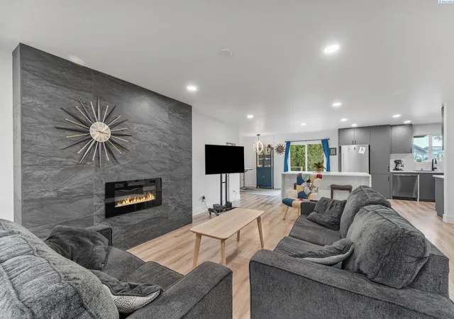 Photo 4 of Single family home for sale at 10013 W Argent Rd, Pasco, WA 99301 | MLS# PAC287598 | Listing updated on 2026-10-14