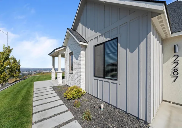 Photo 3 of Single family home for sale at 2287 S Alaska St, Kennewick, WA 99338 | MLS# PAC288001 | Listing updated on 2026-10-18