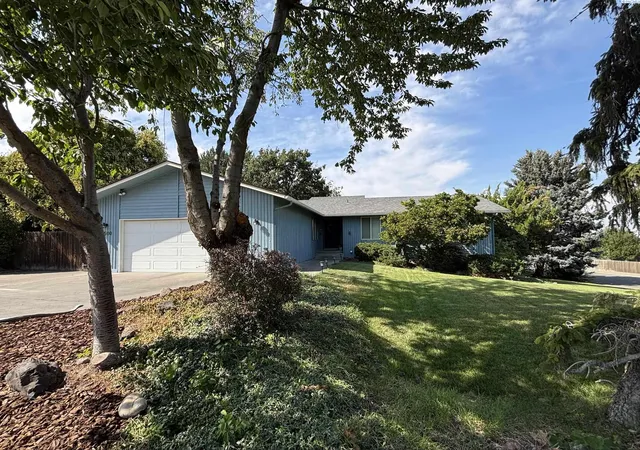 Photo 2 of Single family home for sale at 5500 W 26th Avenue, Kennewick, WA 99338 | MLS# PAC288429 | Listing updated on 2026-10-22