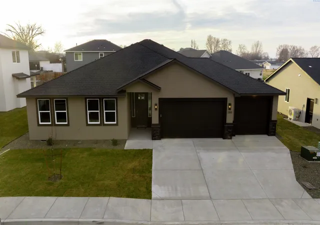 Photo 3 of Single family home for sale at 1103 N Grant Pl, Kennewick, WA 99336 | MLS# PAC288463 | Listing updated on 2026-10-20