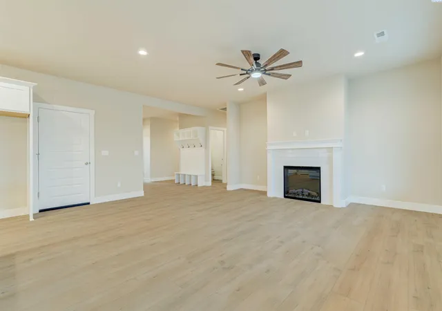 Photo 2 of Single family home for sale at 1072 N Grant Pl, Kennewick, WA 99336 | MLS# PAC288478 | Listing updated on 2026-10-20