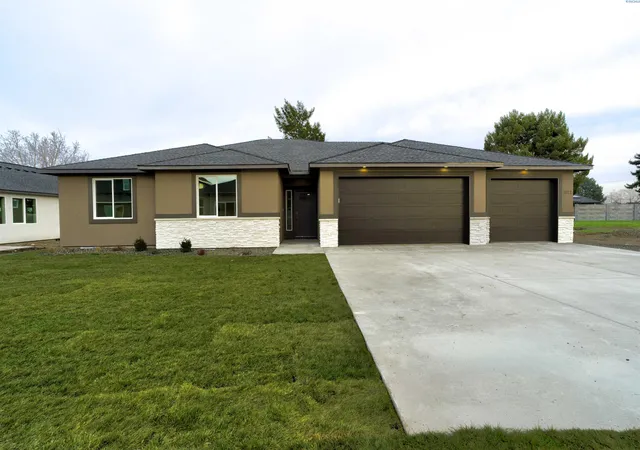 Photo 4 of Single family home for sale at 1072 N Grant Pl, Kennewick, WA 99336 | MLS# PAC288478 | Listing updated on 2026-10-20