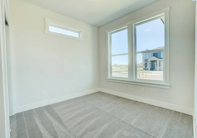 Photo 4 of Single family home for sale at 1087 N Grant Pl, Kennewick, WA 99336 | MLS# PAC288479 | Listing updated on 2026-10-20