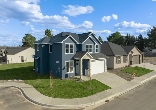 Photo 2 of Single family home for sale at 5431 W Okanogan Ave, Kennewick, WA 99336 | MLS# PAC288710 | Listing updated on 2026-10-20