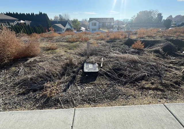 Photo 1 of Land for sale at 898 Ellen Ln, Zillah, WA 98953 | MLS# PAC289649 | Listing updated on 2026-04-21