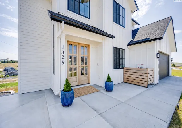 Photo 1 of Single family home for sale at 1325 SW Panorama Dr, Pullman, WA 99163 | MLS# PAC289664 | Listing updated on 2026-10-20