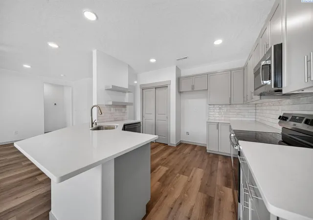 Photo 2 of Single family home for sale at 6609 Road 52, Pasco, WA 99301 | MLS# PAC289962 | Listing updated on 2026-10-18