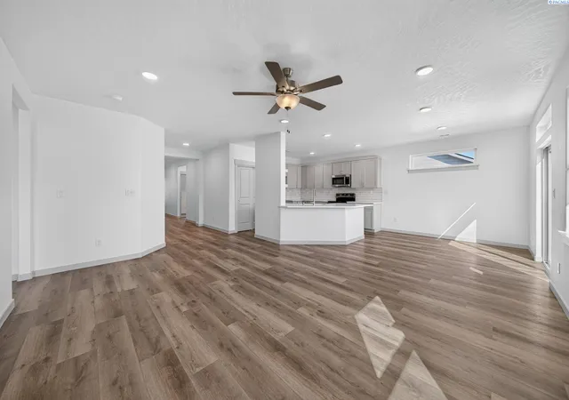 Photo 3 of Single family home for sale at 6609 Road 52, Pasco, WA 99301 | MLS# PAC289962 | Listing updated on 2026-10-18