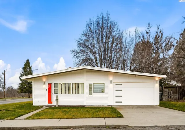Photo 1 of Single family home for sale at 115 N Yelm St, Kennewick, WA 99336 | MLS# PAC290003 | Listing updated on 2026-10-15