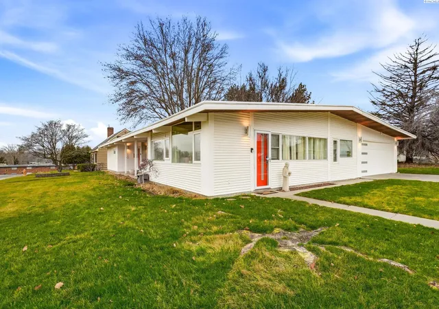 Photo 2 of Single family home for sale at 115 N Yelm St, Kennewick, WA 99336 | MLS# PAC290003 | Listing updated on 2026-10-15