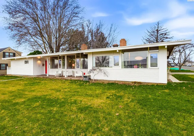 Photo 3 of Single family home for sale at 115 N Yelm St, Kennewick, WA 99336 | MLS# PAC290003 | Listing updated on 2026-10-15