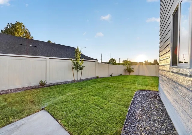 Photo 3 of Single family home for sale at 2714 Alvarado Ct, Pasco, WA 99301 | MLS# PAC290846 | Listing updated on 2026-10-20