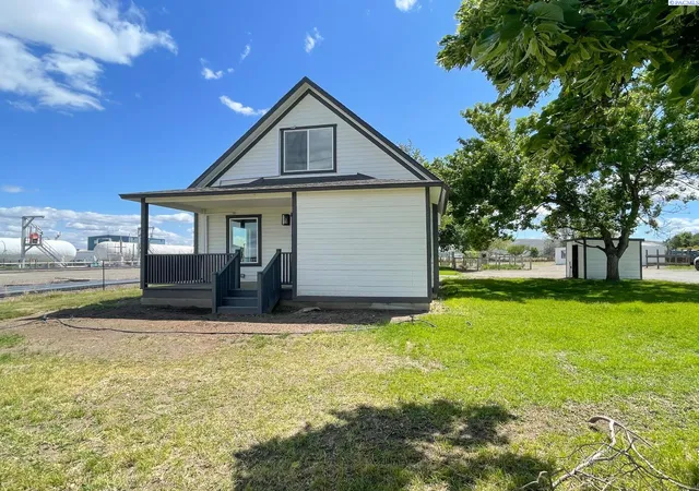 Photo 3 of Sale Pending at 231205 E Lechelt Rd, Kennewick, WA 99337 | MLS# PAC291022 | Listing updated on 2026-10-21